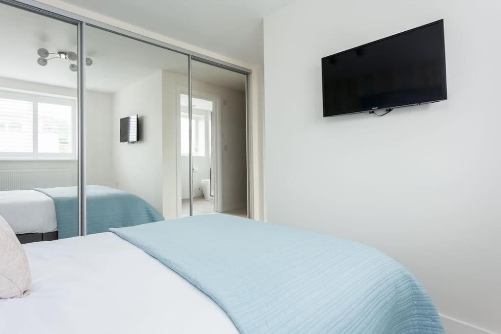 Stunning 2 Bed Apartment, Fabulous Sea View & 2 Minutes To Beach With Parking Bournemouth Exterior foto