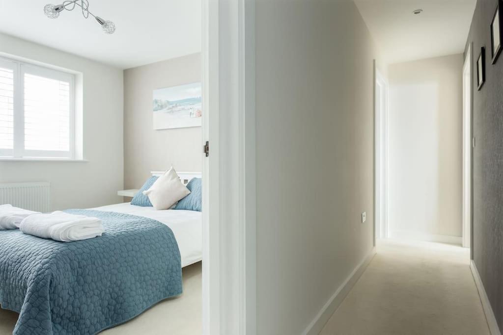 Stunning 2 Bed Apartment, Fabulous Sea View & 2 Minutes To Beach With Parking Bournemouth Exterior foto